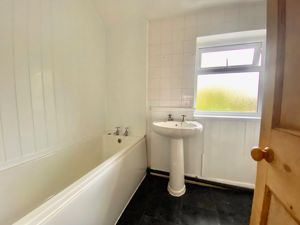 Bathroom/WC- click for photo gallery